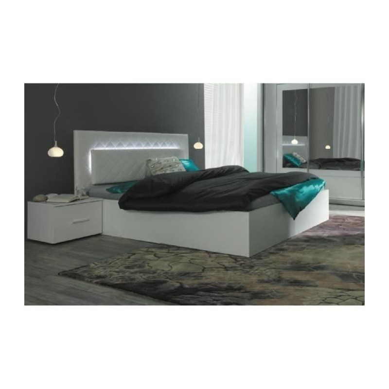 Ensemble pour chambre à coucher PANAREA. Lit adulte design avec LED + deux chevets + sommier. Couchage 180x200 cm.