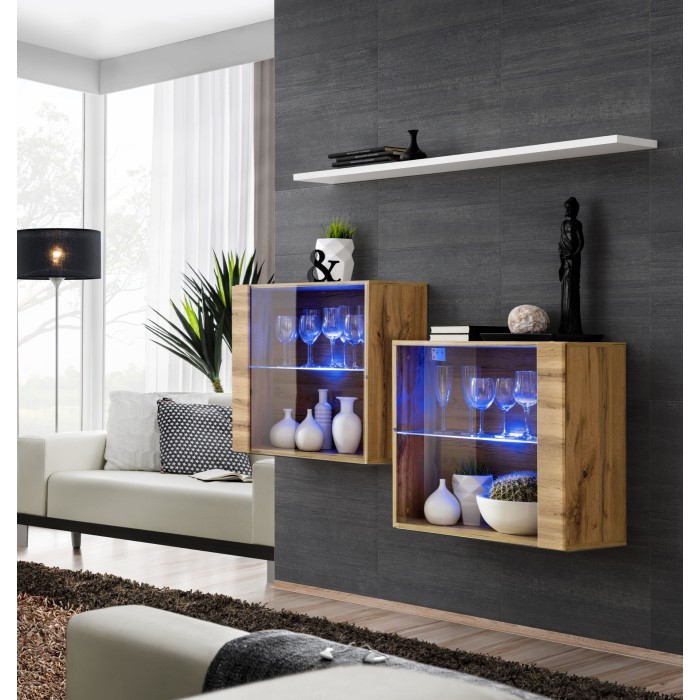 Ensemble meubles de salon SWITCH SBIII design, coloris chêne Wotan et porte vitrée avec système LED intégré, étagère blanche.