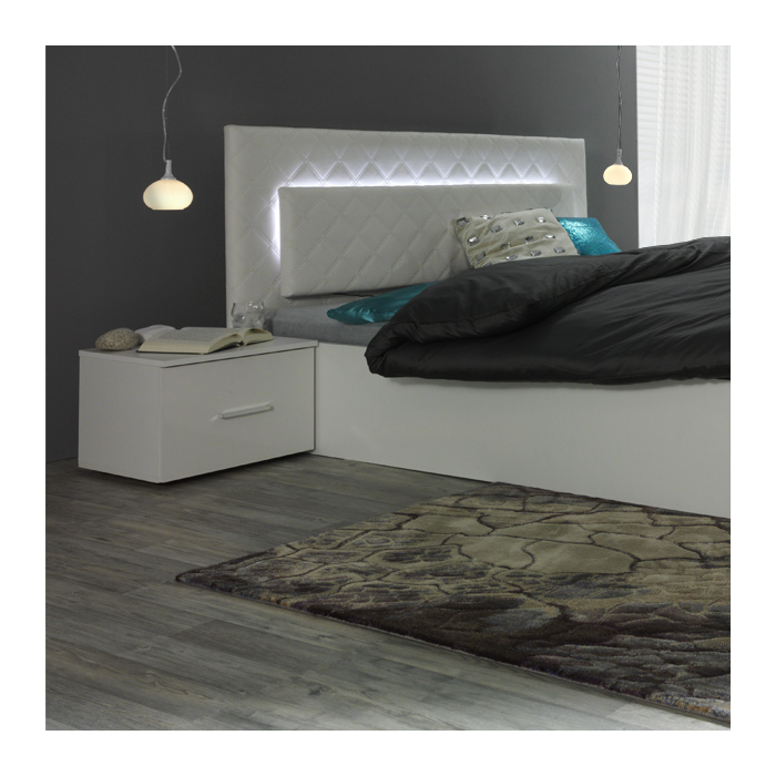 Table de chevets, collection PANAREA. Lot de deux tables de nuit coloris blanc.