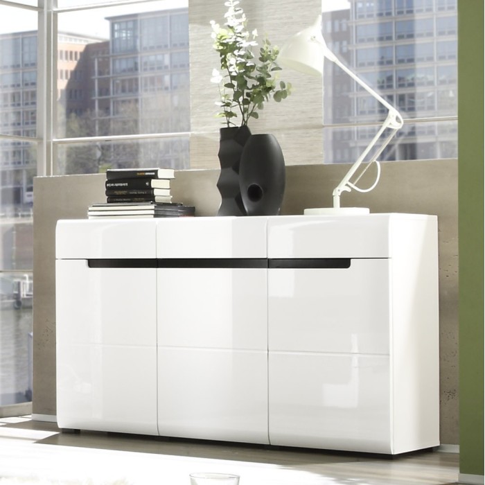 Buffet design LUCIA, 3 portes et 3 tiroirs. Coloris blanc brillant et noir