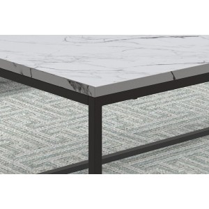 Table basse collection OREGON. Meuble style industriel effet marbre blanc.