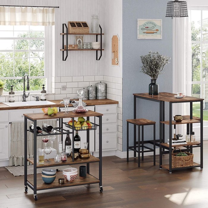 Desserte XL de cuisine sur roulettes style industriel collection TAMPA structure en métal noir et plateau en bois.