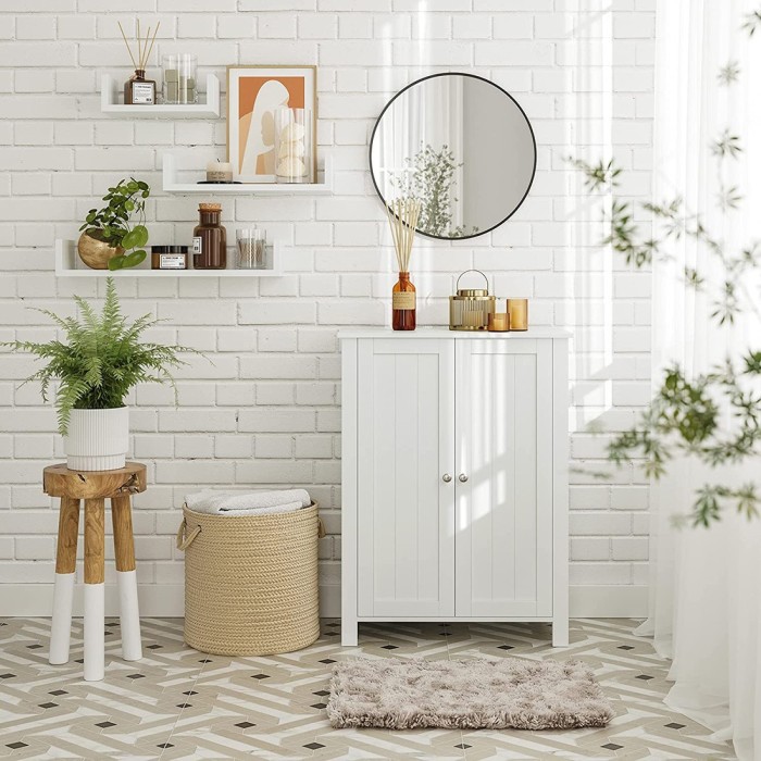 Placard de salle de bain collection CLEAN coloris blanc. Deux portes battantes