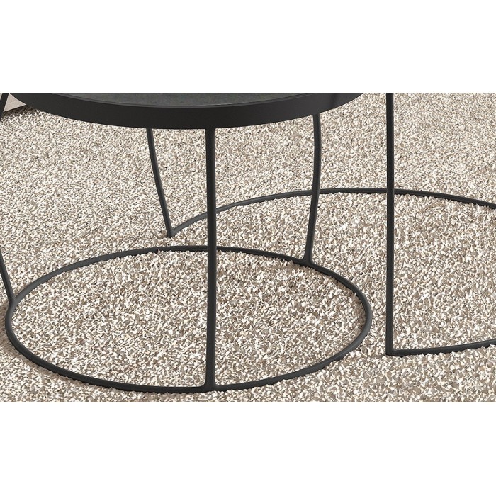 Table basse gigogne ronde en bois massif exotique. Finition noir. Collection LARSON.