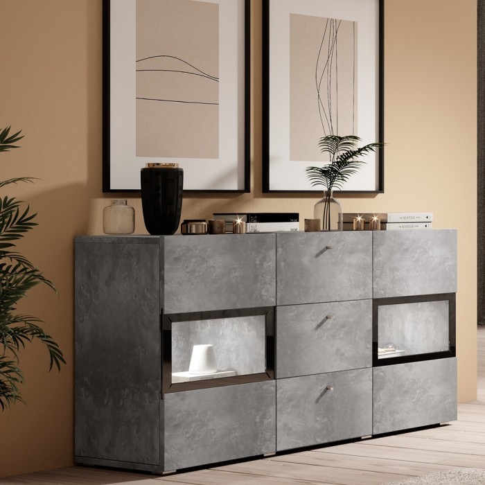 Buffet 2 portes et 3 tiroirs collection RAMOS. Éclairage LED intégré. Coloris gris effet béton et noir.