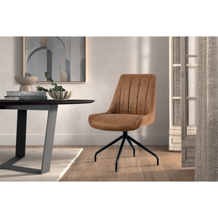 Chaise revêtement tissu pour salle à manger coloris brun clair. Collection FANNIN