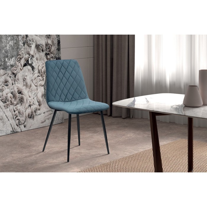 Chaise en velours bleu pour salle à manger. Collection GRAZ