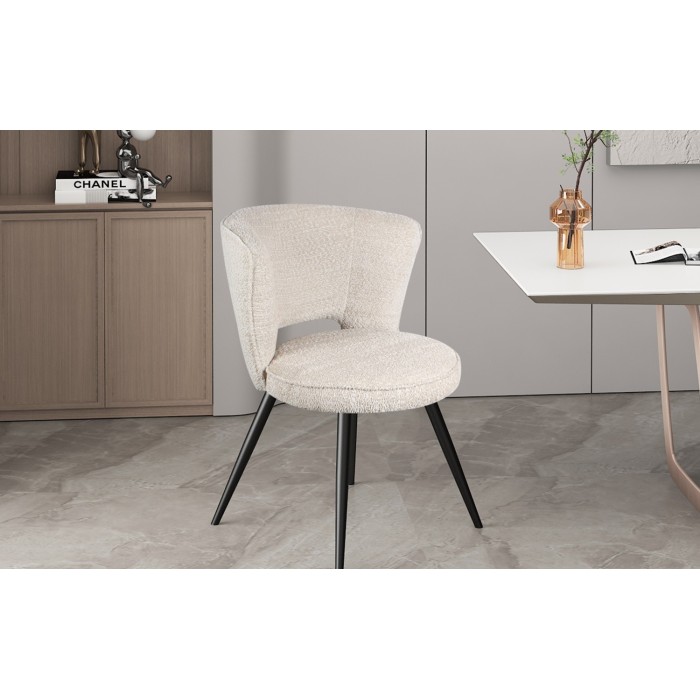 Chaise 'LORI' Bouclé Ecru, dimension H79.5 x L58 x P61, idéal pour votre cuisine ou salle à manger