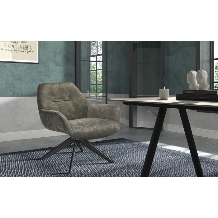 Chaise pivotante LAS en velours vert pour un salon design.