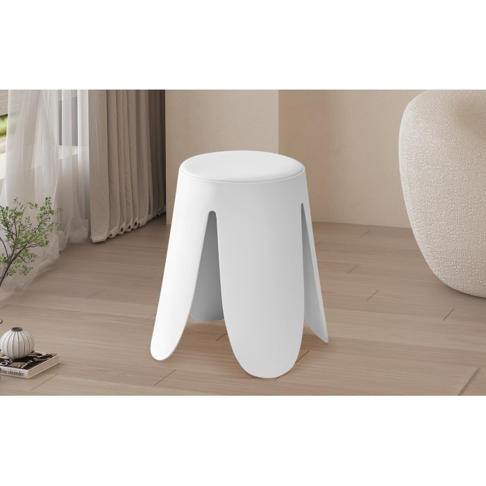 Tabouret OSTIN coloris blanc, grâce a son design atypique il s'adapte a tous types de salon