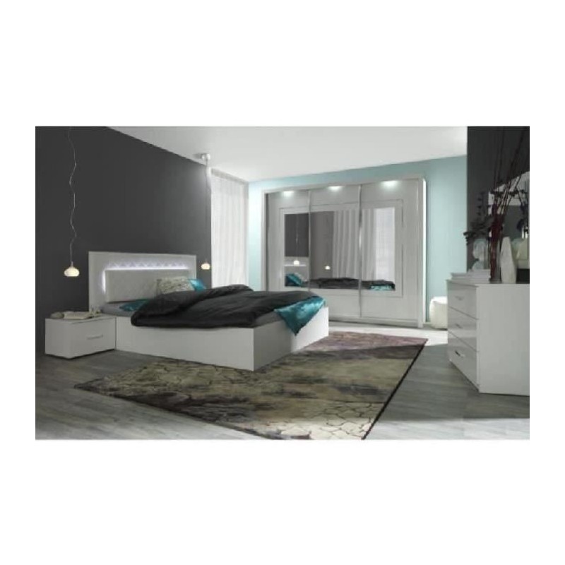 Chambre à coucher complète PANAREA + LED. Lit + garde robe + chevets + commode. Coloris blanc, finition chrome. Chambre à coucher complète PANAREA + LED. Lit + garde robe + chevets + commode. Coloris blanc, finition chrome.
