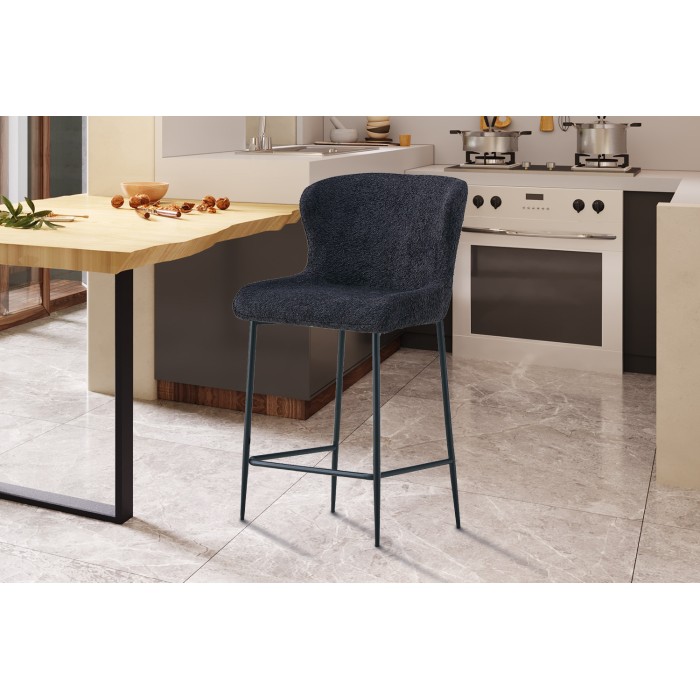 Chaise de comptoir LISE – Tissu bouclé coloris gris foncé – Pieds en métal noir – Style design/industriel