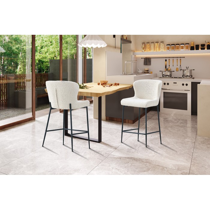 Chaise de comptoir LISE – Tissu bouclé coloris blanc écru – Pieds en métal noir – Style design/industriel