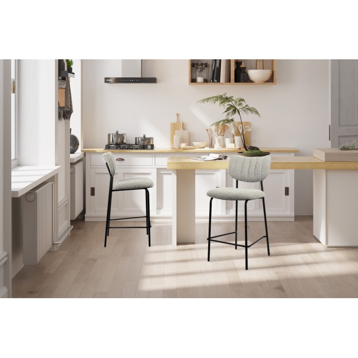 Chaise de comptoir VENTURA – Tissu gris clair – Pieds en métal noir – Hauteur 97 cm – Style design/industriel