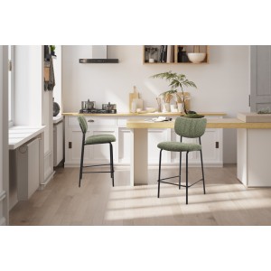 Chaise de comptoir VENTURA – Tissu vert sauge – Pieds en métal noir – Hauteur 97 cm – Style design/industriel