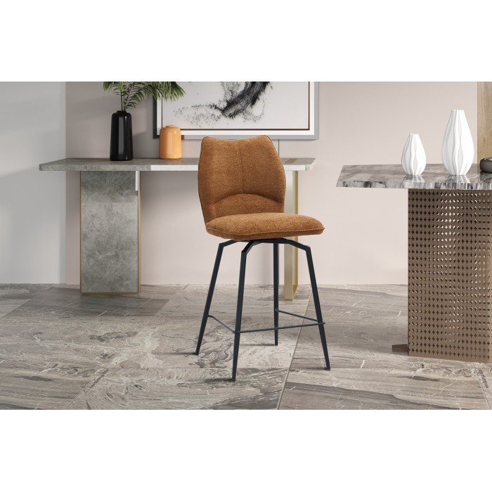 Chaise de comptoir pivotante CROFT – Tissu marron rouille – Pieds en métal noir – Hauteur 103 cm – Style design/industriel