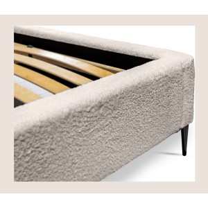 Lit MILLIO – Crème – 140x200 cm – Tissu chenille bouclé – Sommier inclus – Confort hôtel 5 étoiles