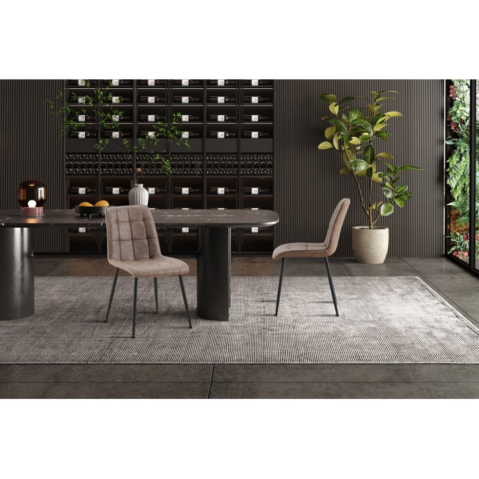 Lot de 4 chaises MIREA – Brun – Pieds métal – Design intemporel – Revêtement PU facile à entretenir 