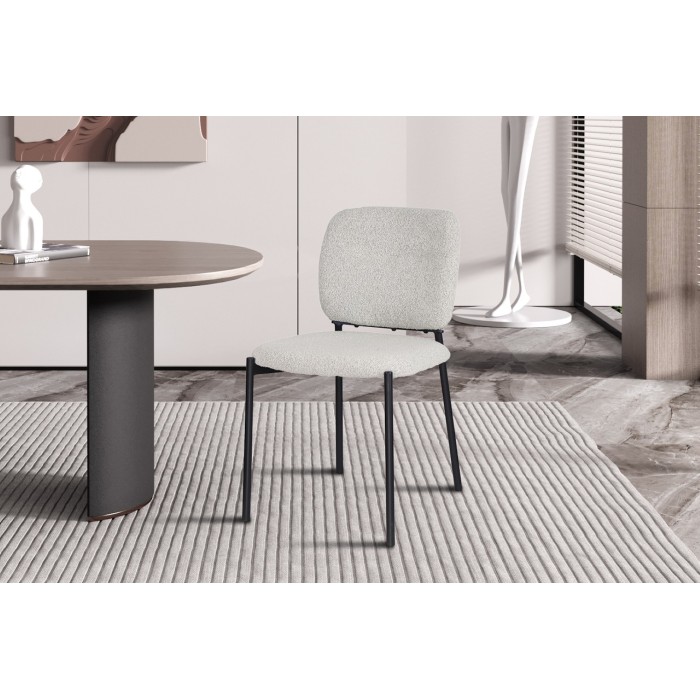 Lot de 2 chaises LYVORA – Tissu beige – Pieds métal – Confort épuré – Design compact et élégant 