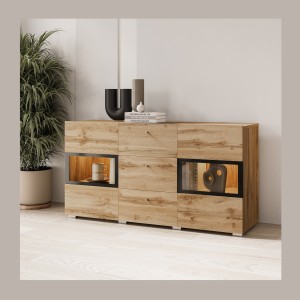 Buffet RAMOS 130 cm – Chêne doré et noir – LED multicolore intégrée – 2 portes vitrées et 3 tiroirs
