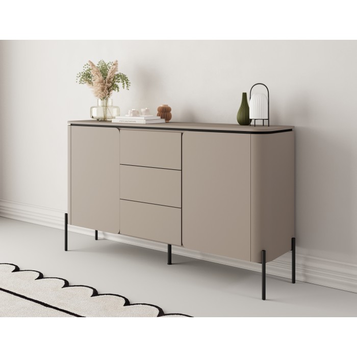 Buffet BELLA 2 portes 3 tiroirs – Finition Congo mat – Pieds métal noirs
