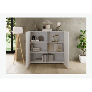 Buffet haut SCENA blanc laqué ouvert mis en situation dans un décor 3D