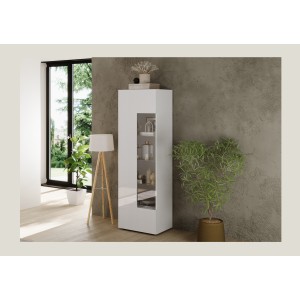 Vitrine SCENA 1 porte blanc laqué mise en situation dans un décor 3D