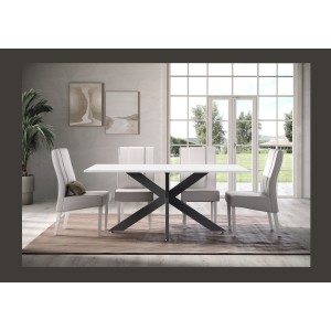 Table GWEN blanc laqué dans un décor 3D sous un autre angle