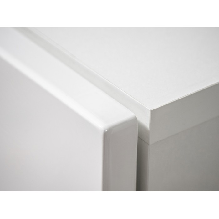 Zoom sur le meuble TV avec cheminée bio-éthanol blanc brillant CRISS