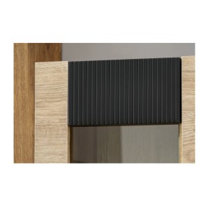 Zoom sur le haut de la vitrine DOUM