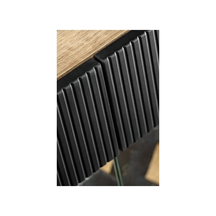 Zoom sur les portes du buffet DOUM