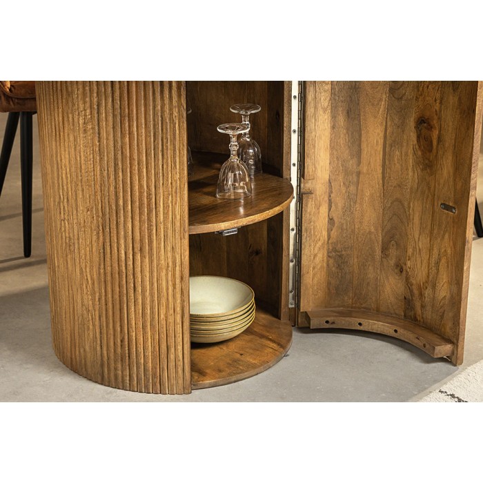 Zoom sur la porte intégrée au pied de la table YONA