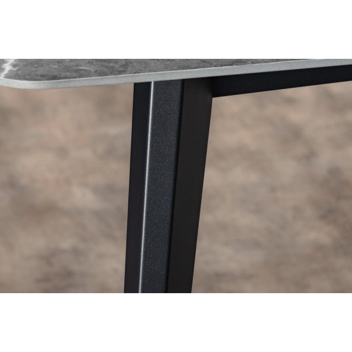 Zoom sur le pied de la table HEXA 160