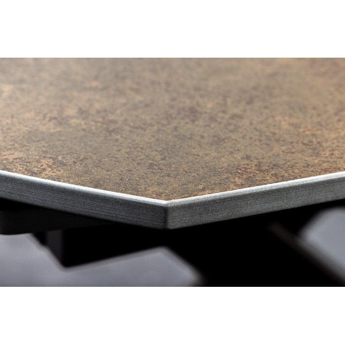 Zoom sur le coin de la table ATONIA bronze