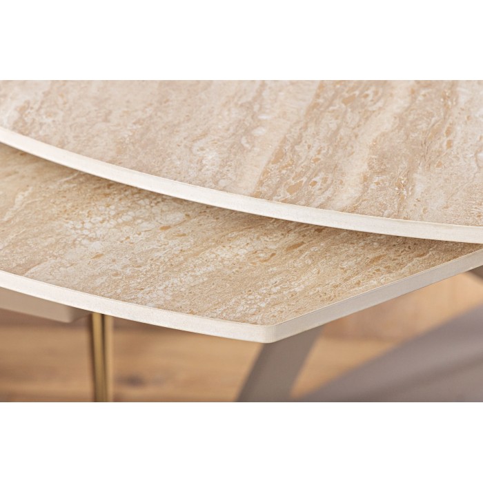 Zoom sur la texture du plateau de la table ATONIA beige