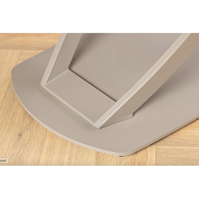 Zoom sur le pied de la table ATONIA beige